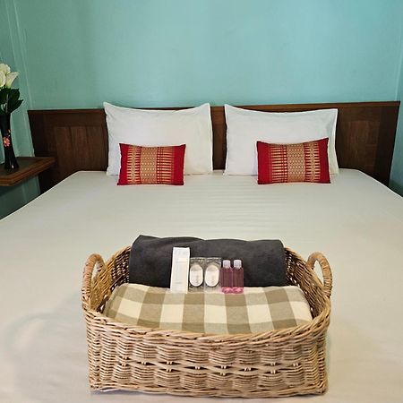 Koh Ngai Kaimuk Thong Resort Dış mekan fotoğraf
