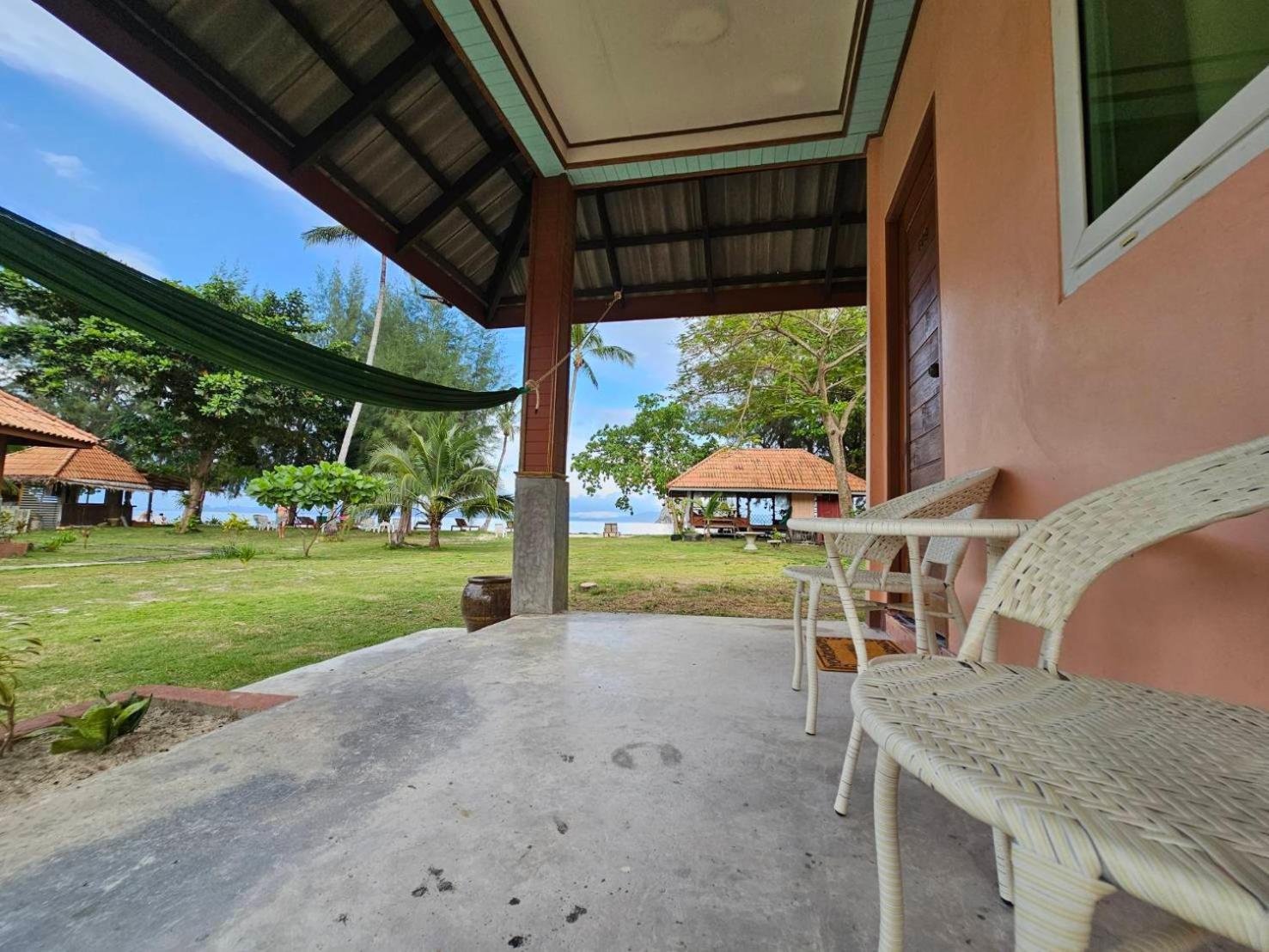 Koh Ngai Kaimuk Thong Resort Dış mekan fotoğraf