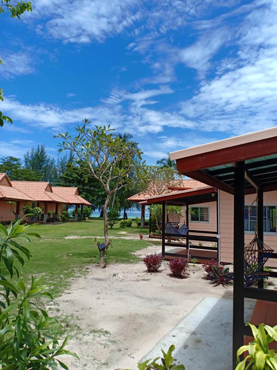 Koh Ngai Kaimuk Thong Resort Dış mekan fotoğraf