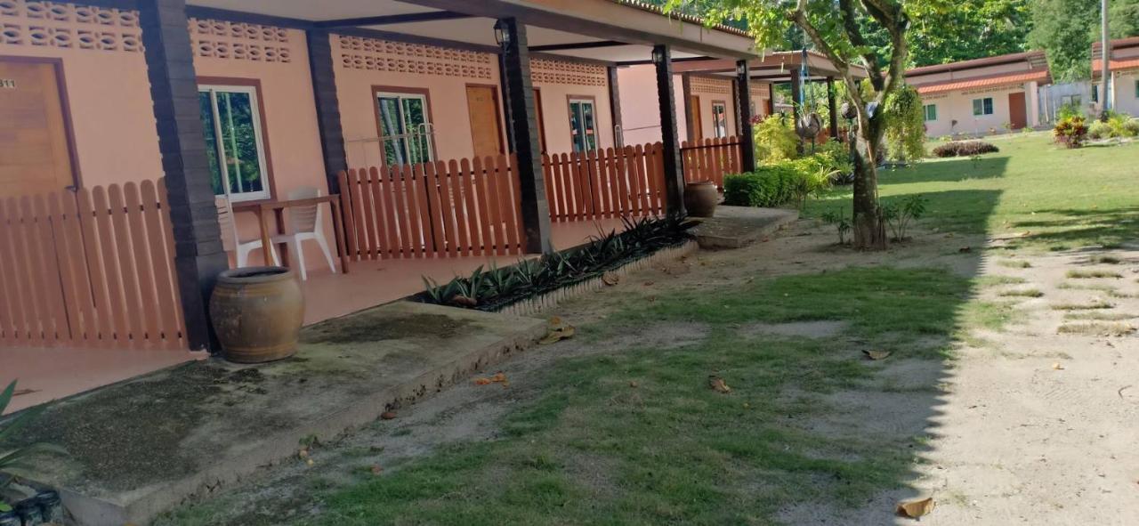 Koh Ngai Kaimuk Thong Resort Dış mekan fotoğraf